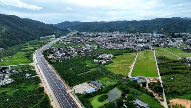 山西省朔州市应县乡镇交通建设取得显著进展，居民出行品质大幅提升