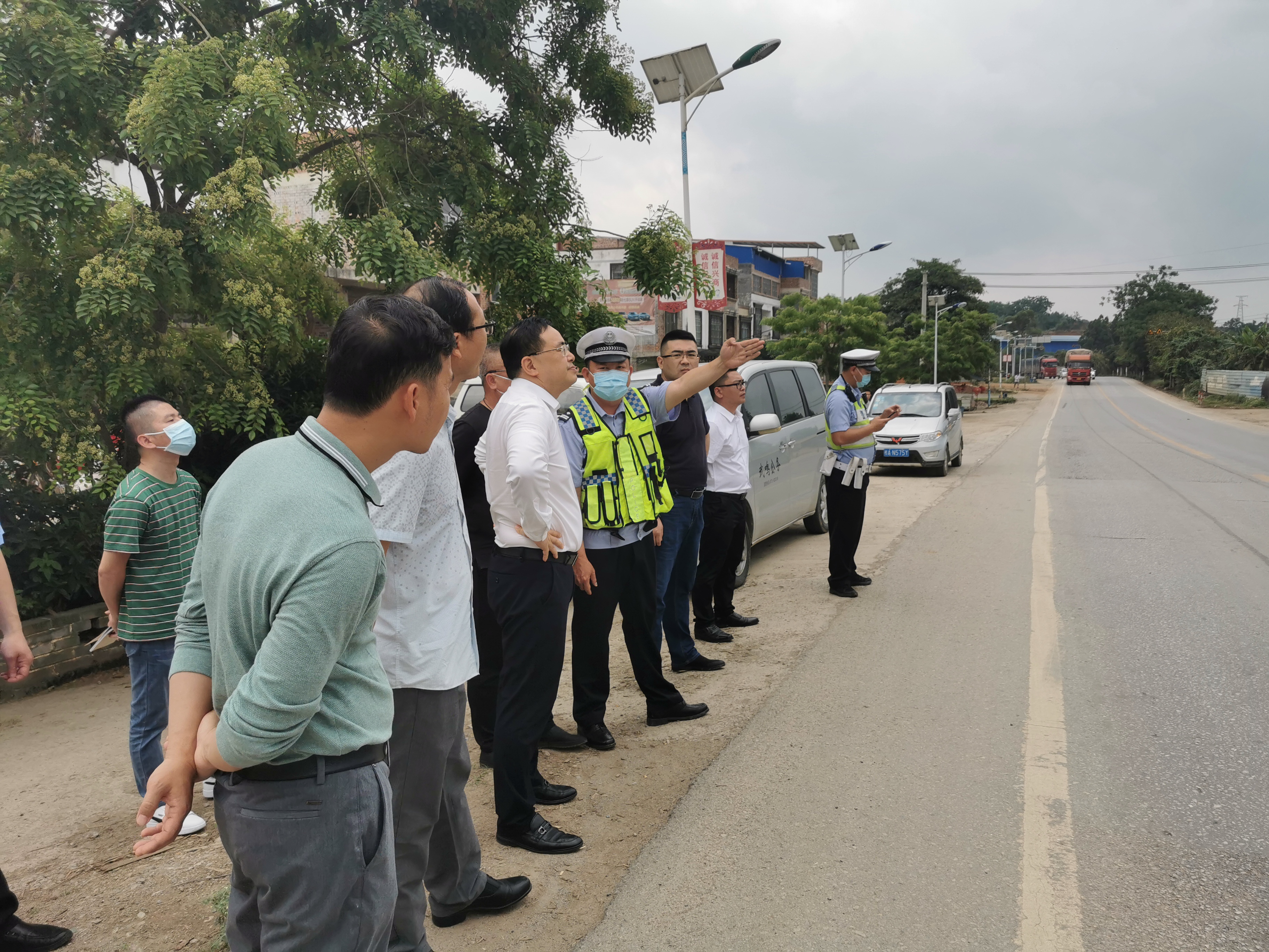 石岩镇交通新动态，发展助力地区繁荣